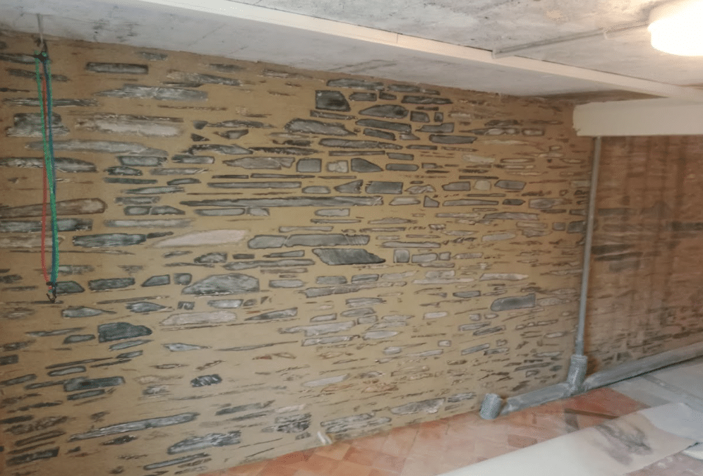 Restauration des enduits en sous sol au sable à Angers