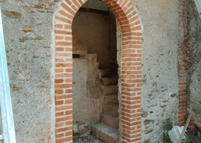 Restauration à neuf d&rsquo;une l&rsquo;ouverture en briques à Champ sur layon