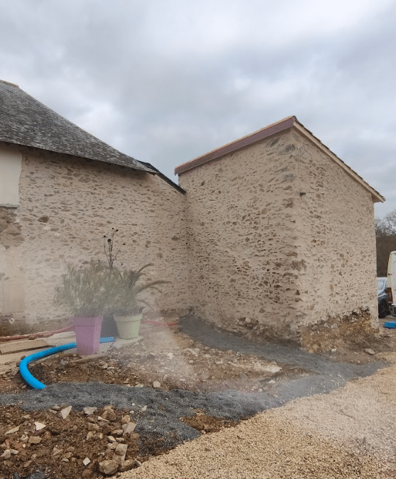 Restauration des enduits à la chaux naturelle et aux sables