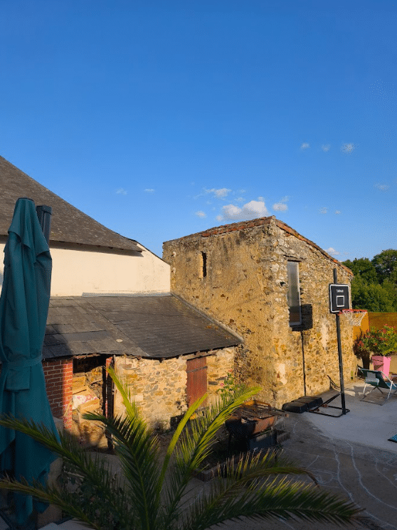 Restauration des enduits à la chaux naturelle et aux sables