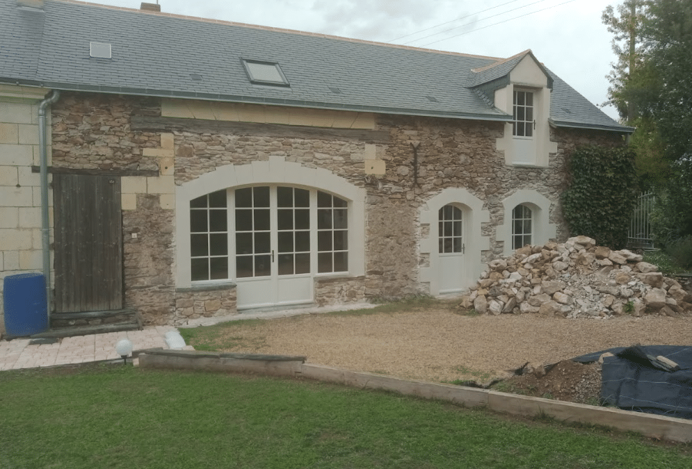Restauration des ouvertures en Pierres Tuffeau à St Sulpice