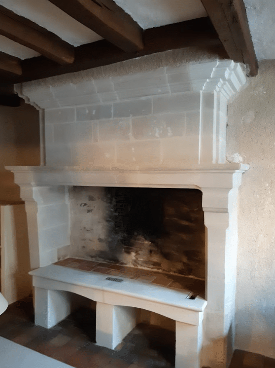 Restauration d'une cheminée en pierres