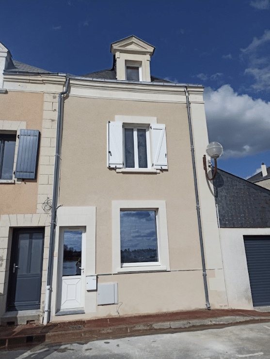 Restauration d'une façade en pierres de Tuffeau