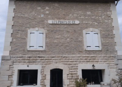 Restauration d&rsquo;une façade en pierres de Tuffeau