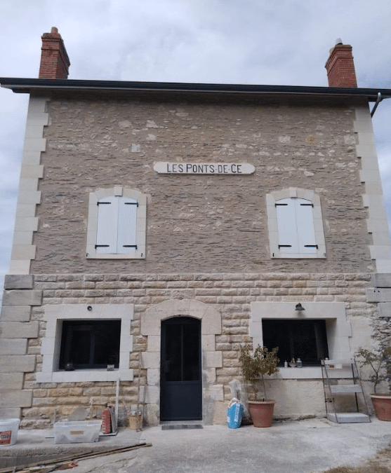 Restauration d&rsquo;une façade en pierres de Tuffeau