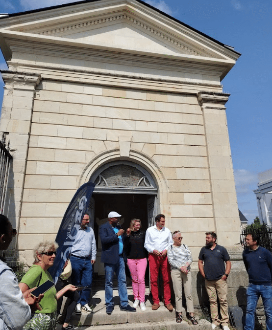 Restauration en Pierres Tuffeau tout autour du mausolée